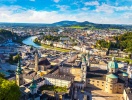 Gör en utflykt till Salzburg vars Gamla stan upptogs på UNESCO:s världsarvslista redan 1996