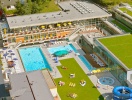Felsen Thermes kurbad är en populär plats under sommaren