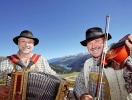 Musik och dans spelar också en viktig roll, bl.a. med traditionella Schuhplattler-danser och joddel
