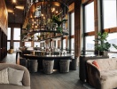 15 High rymmer också rooftop-baren, där du kan njuta av unika cocktails och röka cigarr i Smokers Lounge
