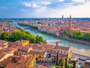 Passa också på att besöka romantiska Verona där floden Adige sakta flyter genom staden