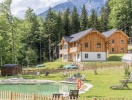 Alpidyllen är enorm här i Salzkammergut, och det här är platsen för dig som vill uppleva allt!