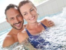 Njut av hotellets wellnessavdelning med pool, bastu och relaxavdelning