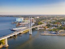 Via broen til fastlandet kan I besøge den historiske hansestad Stralsund - kaldet Porten til Rügen