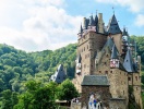 Det mytiske Burg Eltz troner over Mosel-floden, mellem Koblenz og Trier