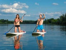 På Zeller See kan I prøve alle mulige former for vandsport! Her SUP, som kræver en del balance