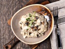 Prøv en ægte Risotto all'isolana tilberedt med det lokalt dyrkede Vialone Nano-ris