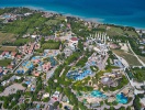 Det kan for eksempel være sjovt at besøge forlystelsesparken Gardaland - for både voksne og børn