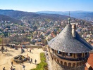 Herfra kan I få denne betagende udsigt over Wernigerode by og Harzens disede bjerge