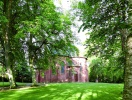 I kan også besøge den lille landsbys historiske kirke Wartislaw-Gedächtniskirche (350 m)