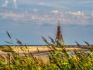 Tag en udflugt til Cuxhaven, og se den livlige skibstrafik, hvor skibene sejler ind og ud på floden Elben