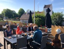 Morgenmad på Orø Kro med udsigt til kirken