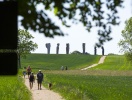 Se den unika skulpturparken Dodekalitten (tolvstenen) på Lolland i Danmark