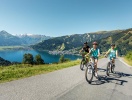 Prova också en av de många vandrings- och cykelvägarna vid Zellsjön