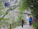 Från Burg Hohenwerfen kan du vandra upp till Eisriesenwelt
