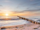 Morgonsol över stranden vid Sellin - en av öns mest populära badorter