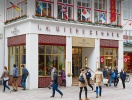 På Lübecks huvudgata bör du besöka marsipanens fäste: Cafe Niederegger