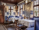 Historiens sus går inte förlorad i hotellets vackra, gamla restaurang