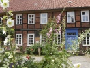 Fra jeres hotel har I kun en kort gåtur ind til Hitzackers hyggelige, gamle bydel