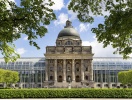 Den bayerska regeringsbyggnaden ligger precis intill den vackra Hofgarten - en fantastisk upplevelse