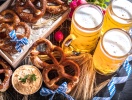 Den bayerska kombinationen - iskall lokal öl och salta kringlor