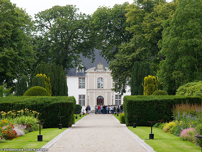 Schackenborg Slott är en äkta slottsidyll och tidigare bostad för Prins Joachim av Danmark