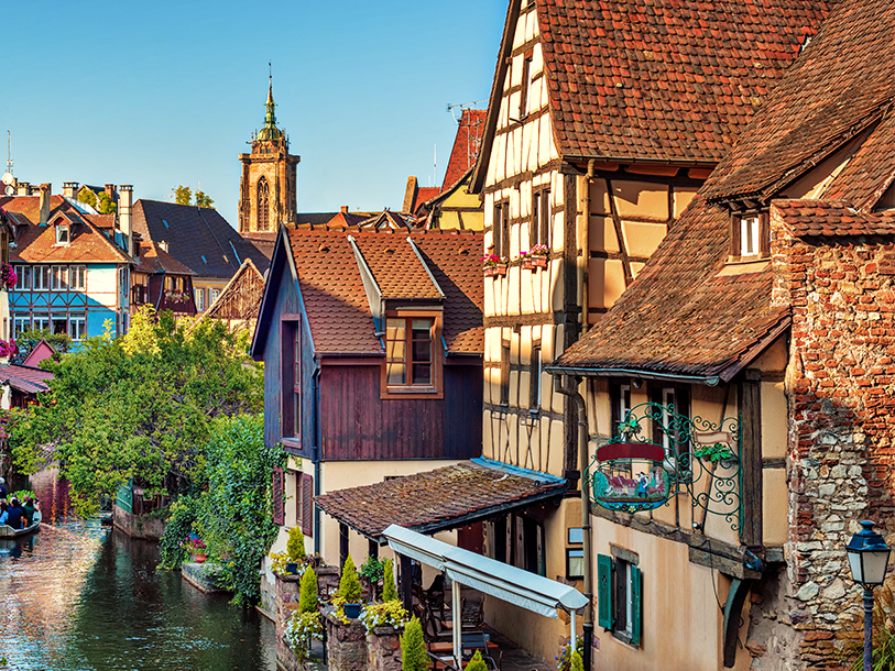 Colmar är också Alsaces huvudstad och en av regionens största turistmagneter