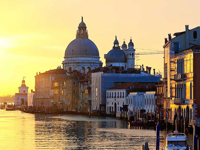 Oplev den unikke kanalby Venedig, og se bl.a. den storslåede domkirke