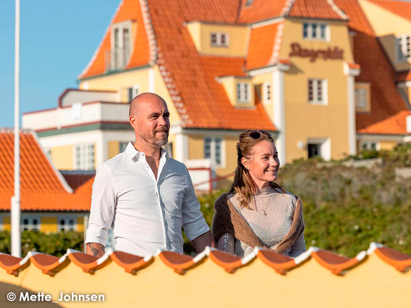 Gl. Skagen har inte många fastboende invånare - men här hittar du Ruths Hotel som är speciellt känd för vecka 29