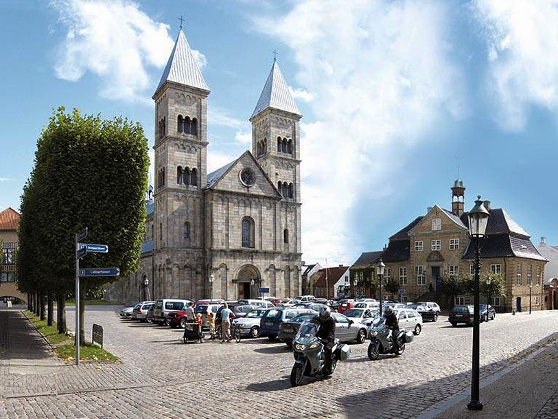 Känner du för lite stadskultur? Besök latinokvarteret vid Viborg Domkyrka
