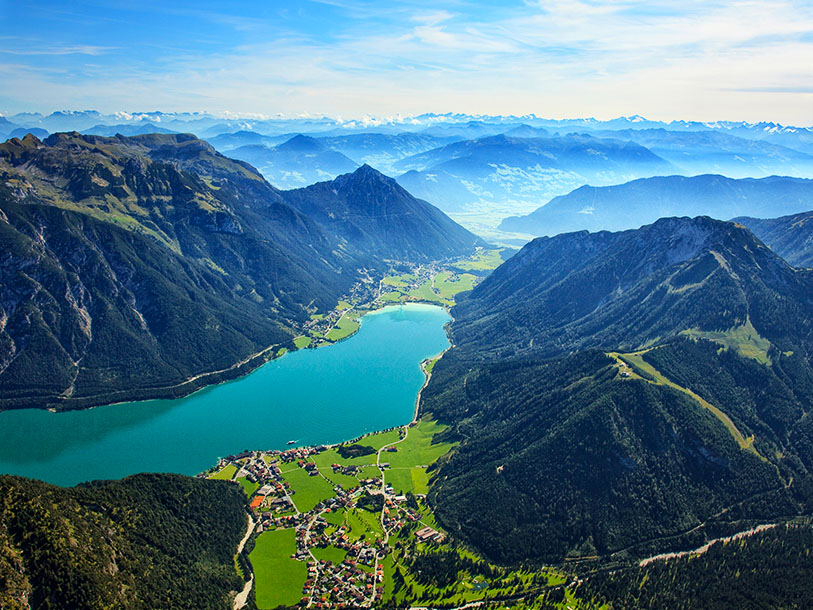Den azurblå Achensee är också ett av de stora utflyktsmålen