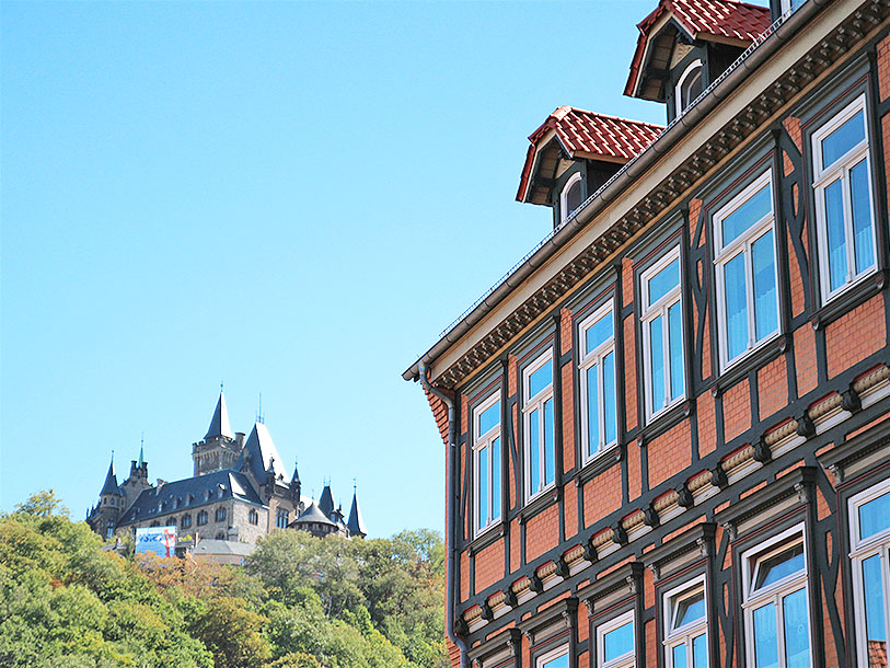 Se det majestætiske Schloss Wernigerode, der ligger placeret højt over byen