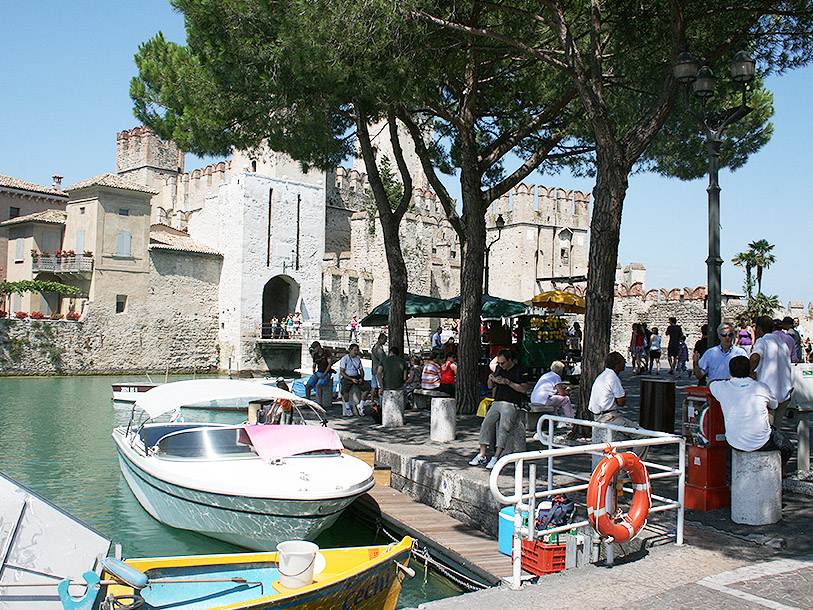 Besök medeltidsstaden Sirmione - en av Gardasjöns pärlor