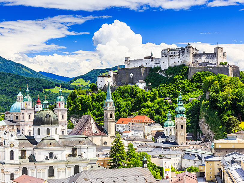 Salzburg - Mozarts födelsestad och känd för Burg Hohensalzburg som finns med på UNESCO:s världsarvslista