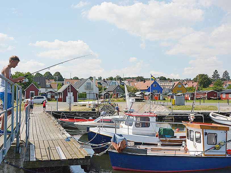 Fiskerlejet Kivik tiltrækker både kunstnere og turister i hobetal