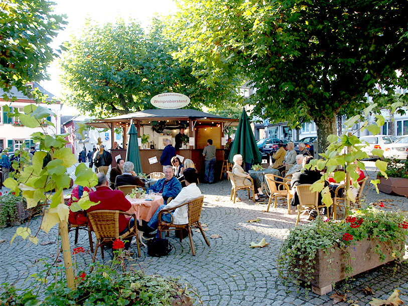 Rüdesheim är också en upplevelse om du gillar gastronomi och bra restauranger längs trottoaren