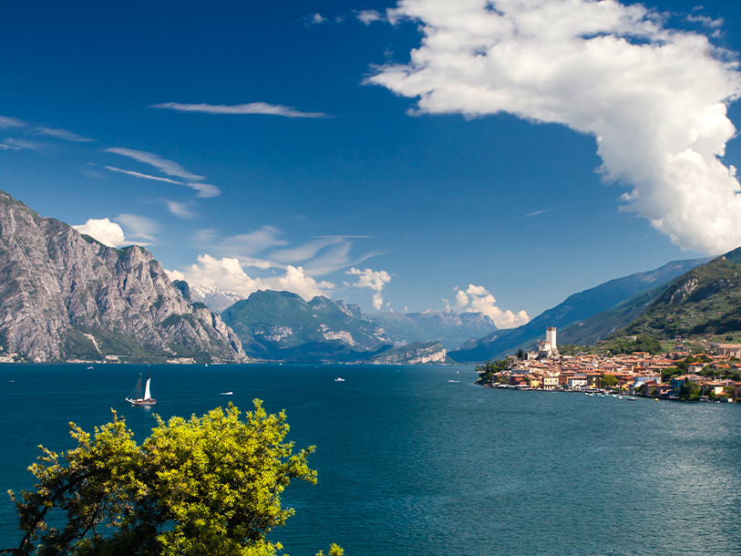 Byen Malcesine ved Gardasøen er en populær feriedestination