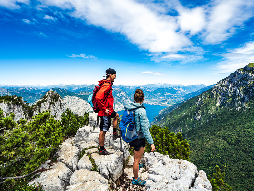 Tag op til Monte Baldo oven for Malcesine og nyd den spektakulære udsigt