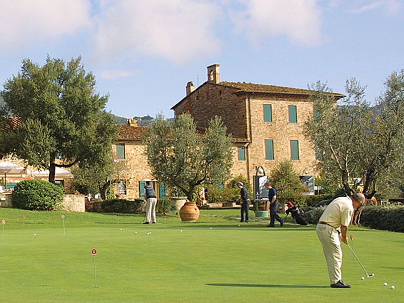 I vistelsen ingår det greenfeerabatt på golfklubben La Pievaccia Montecatini Golf (11 km)