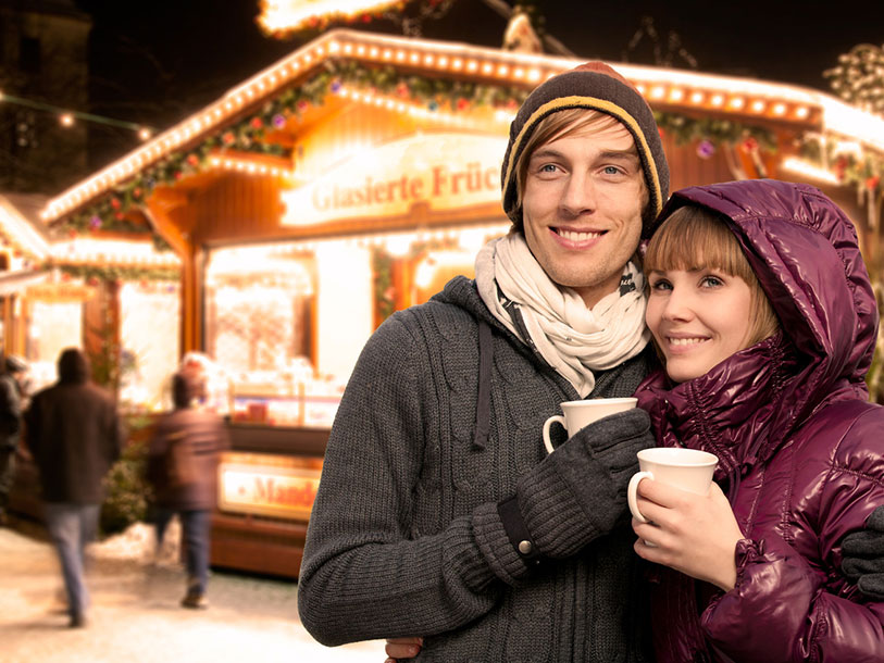 Nyd en kop varm Glühwein i de hyggelige juleomgivelser