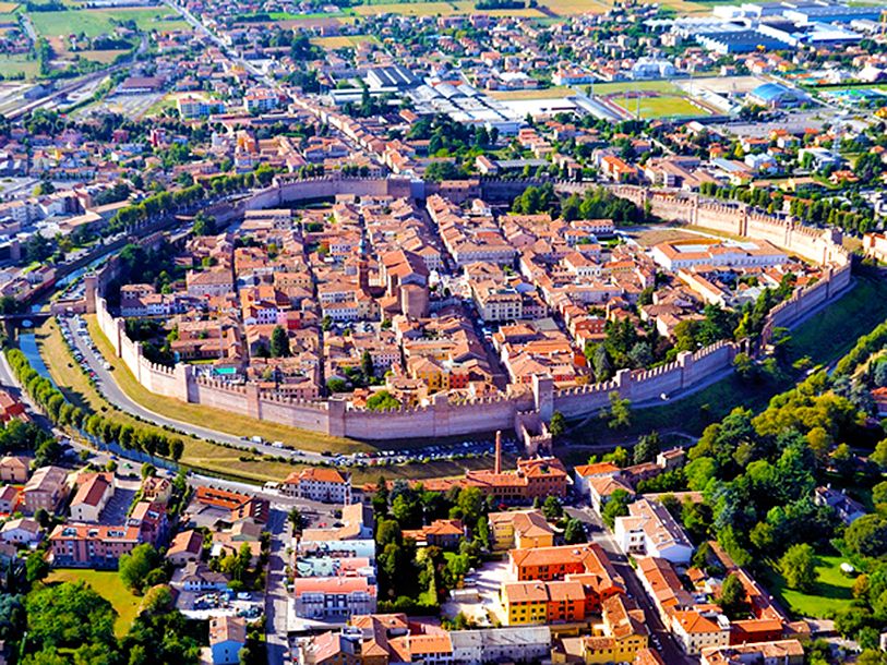 På en utflykt kan du uppleva den historiska staden Cittadella