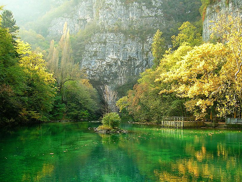 I dalen vid Brenta kan du besöka grottorna Grotte di Oliero