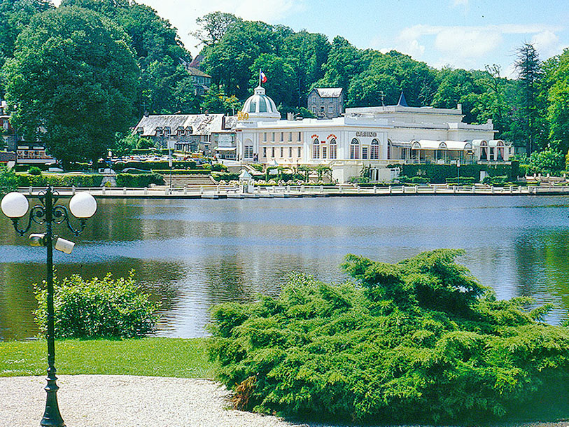 Det gamle kasino i kurbyen Bagnoles de l'Orne