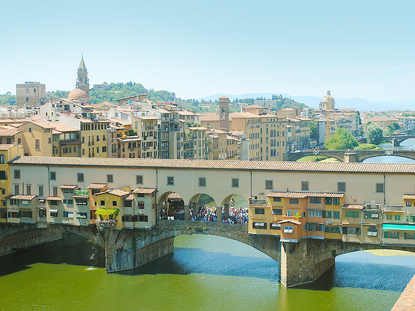 Ponte Vecchio byggdes ursprungligen till stadens slaktare och är idag en stor turistattraktion