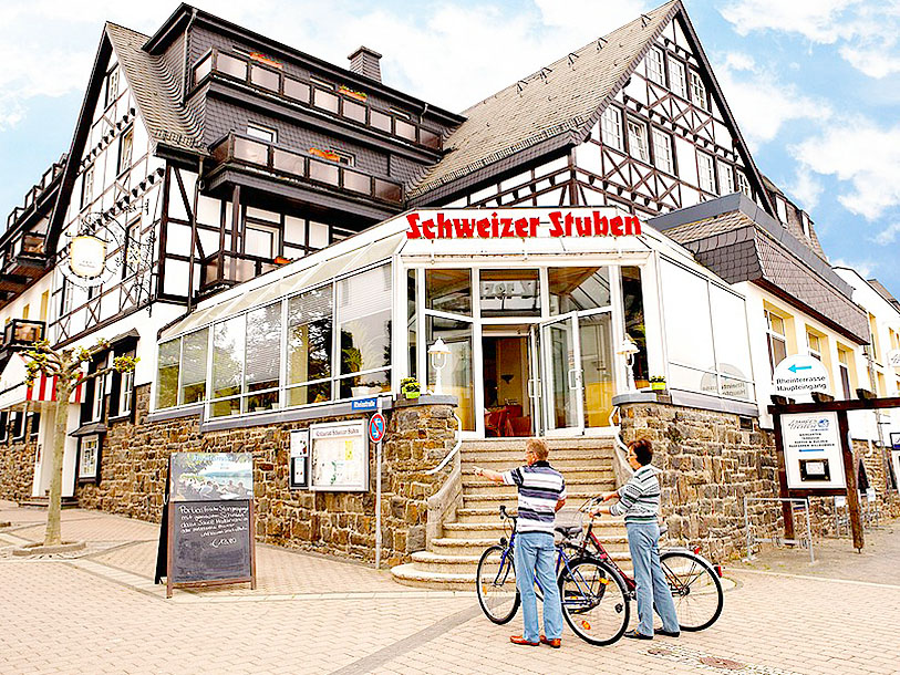 I hotellets a la carte restaurant, Schweizer Stuben, serveres både regionale og internationale retter