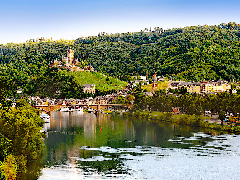 Tag på en dejlig udflugt til den kendte vinby Cochem ved Mosel