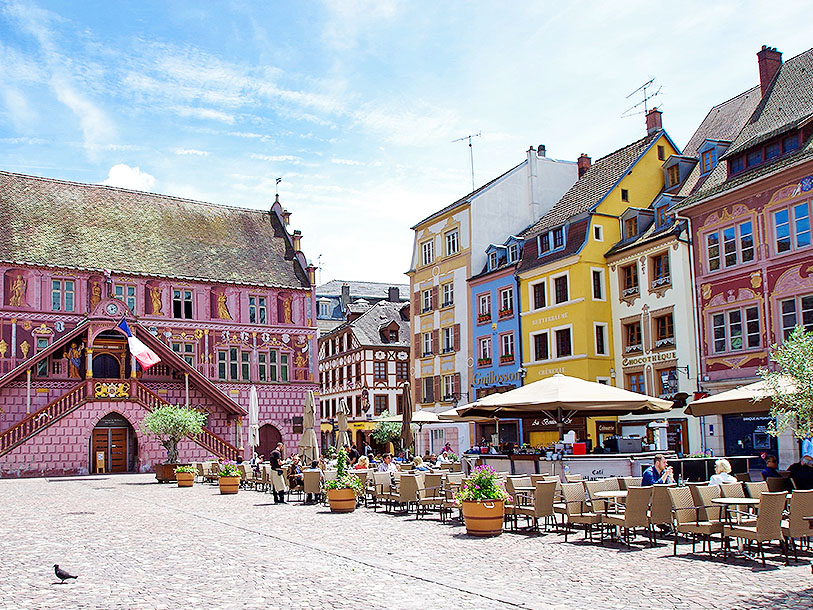 Gå på opdagelse i denne idylliske del af Alsace, blot ti minutter fra Mulhouses berømte hovedtorv, Place de la Réunion