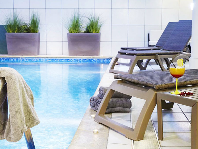 Tilbage på hotellet er der masser af afslapning i sigte i hotellets lækre wellnessafdeling med pool