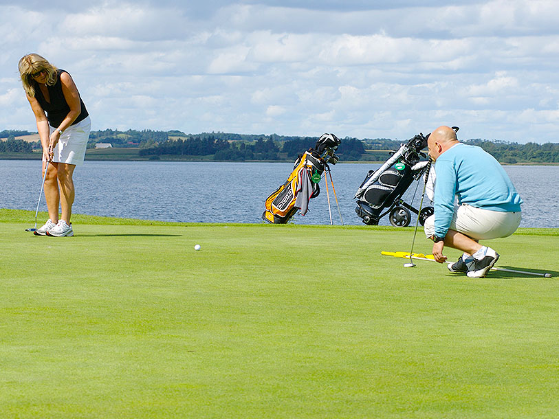 Gillar du att spela golf, finns det flera golfbanor i närheten av Middelfart