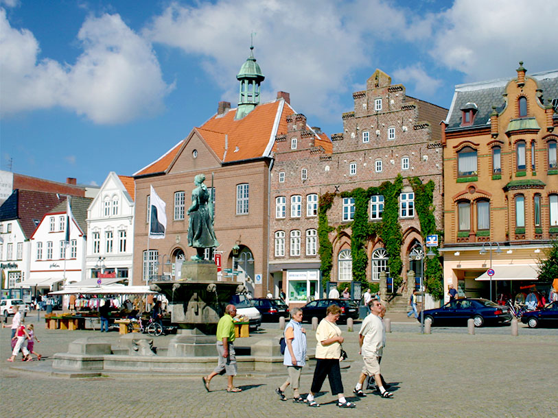Nordfrieslands charmerende hovedstad Husum er også et besøg værd
